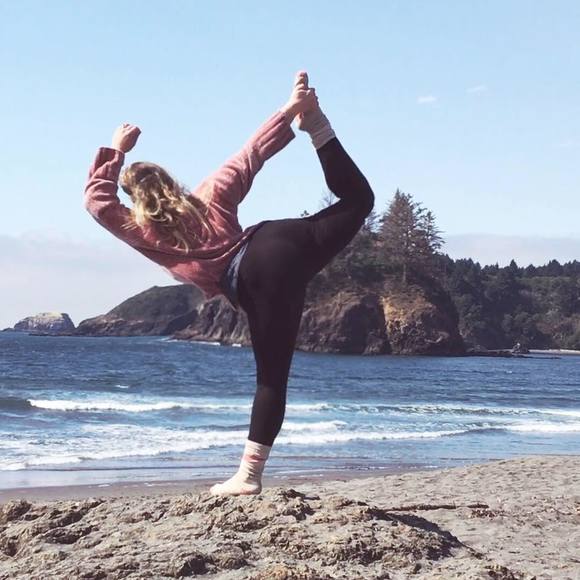 Profile Picture of Tori Barron (@tbar420) on Poshmark