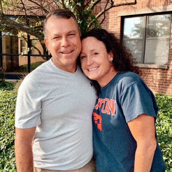 Profile Picture of Julie Tedeschi (@jtedeschi) on Poshmark