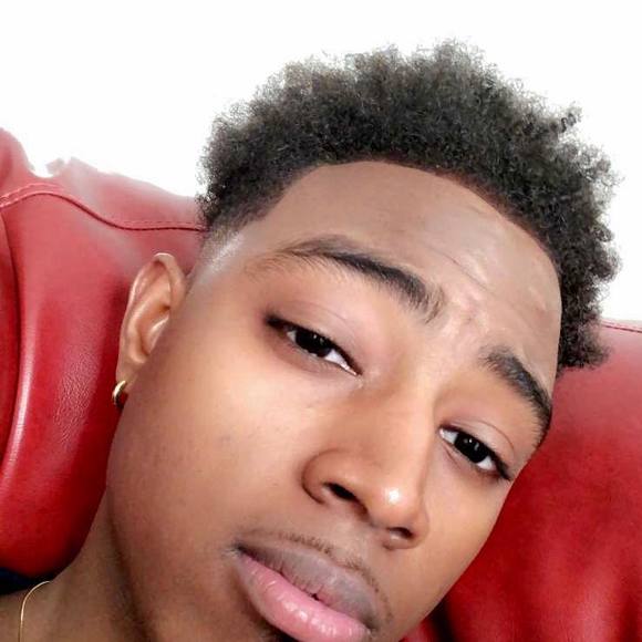 Profile Picture of Joshwa Malveaux (@malveauxjoshwa) on Poshmark