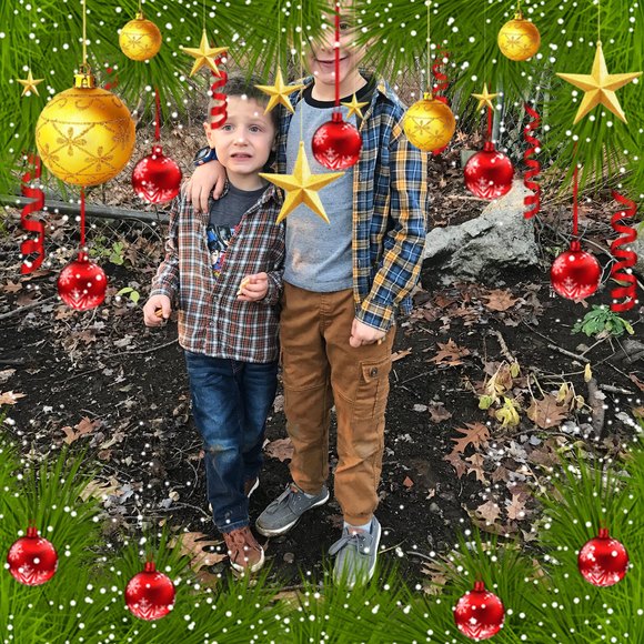 Profile Picture of Debbie Bray (@redbluelbi) on Poshmark