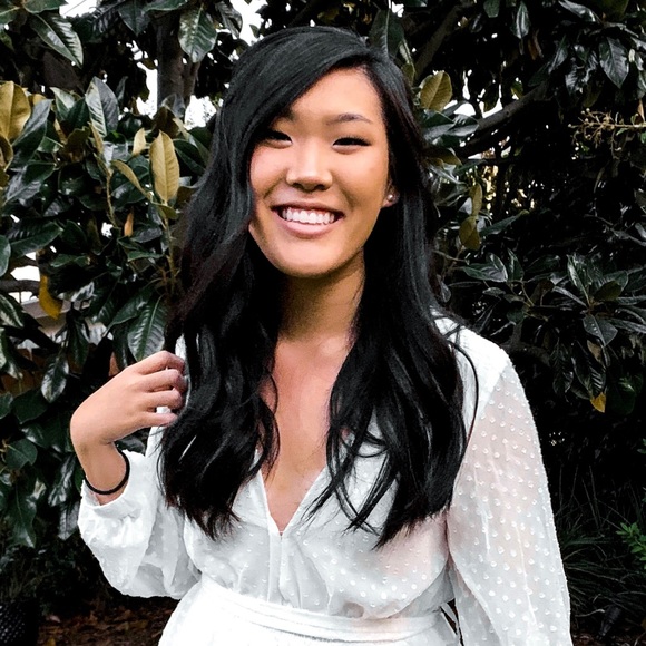 Profile Picture of Cindy Kim (@cjkcozy) on Poshmark