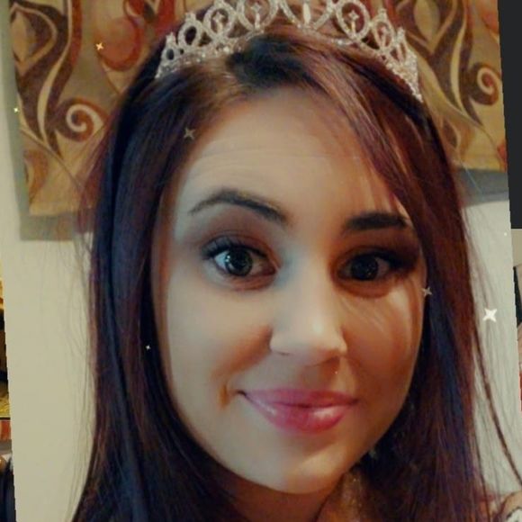 Profile Picture of Harley Danos (@harleydanos) on Poshmark