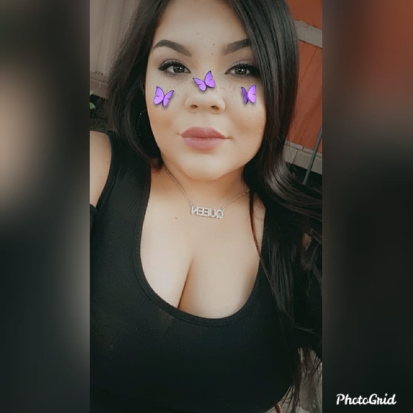 Profile Picture of Erika Sweete (@erikasweete) on Poshmark