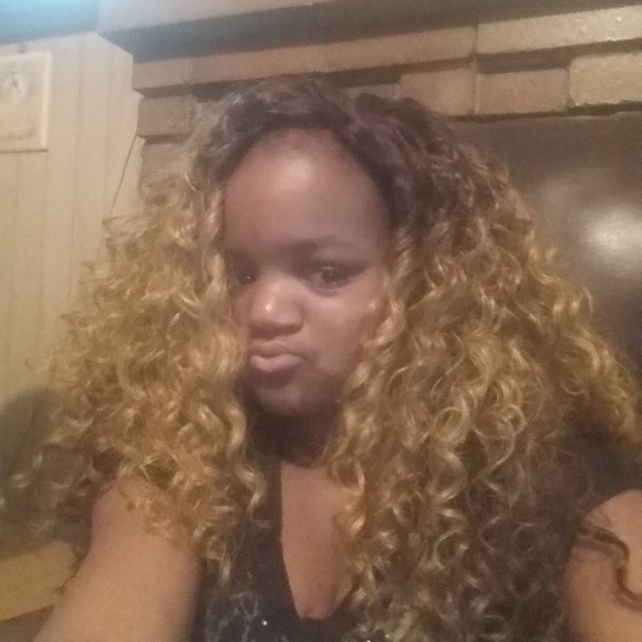 Profile Picture of Kermisha Anderson (@mydogiscookie) on Poshmark