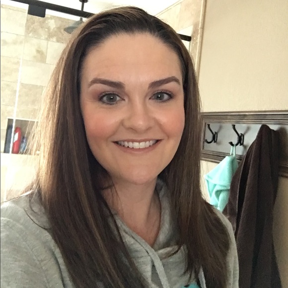 Profile Picture of Heather Bury-charpentier (@hbcharpentier) on Poshmark