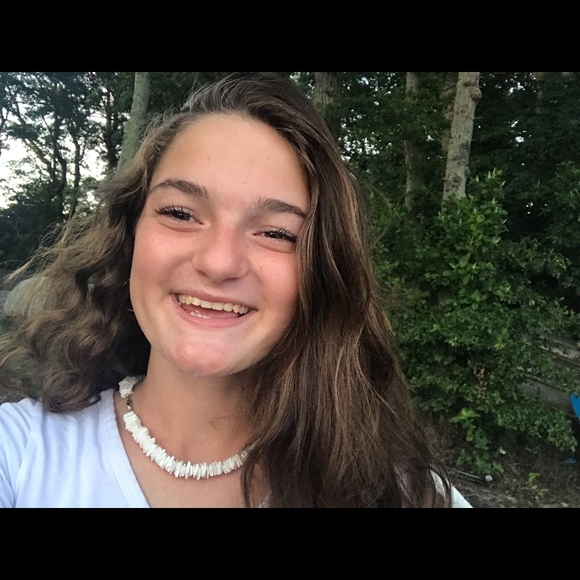 Profile Picture of Olivia Brahms (@oliviabrahms) on Poshmark