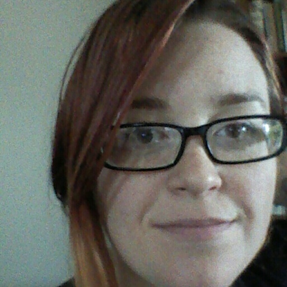 Profile Picture of Emily Gruden (@emleigh7011) on Poshmark