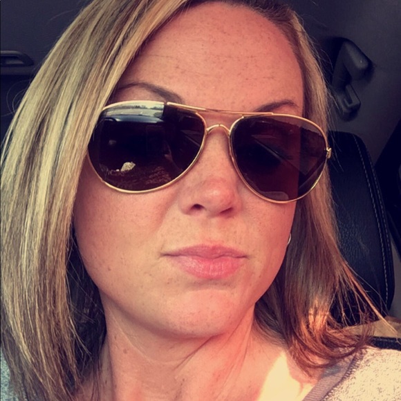 Profile Picture of Stephanie Goad (@stephgoad) on Poshmark