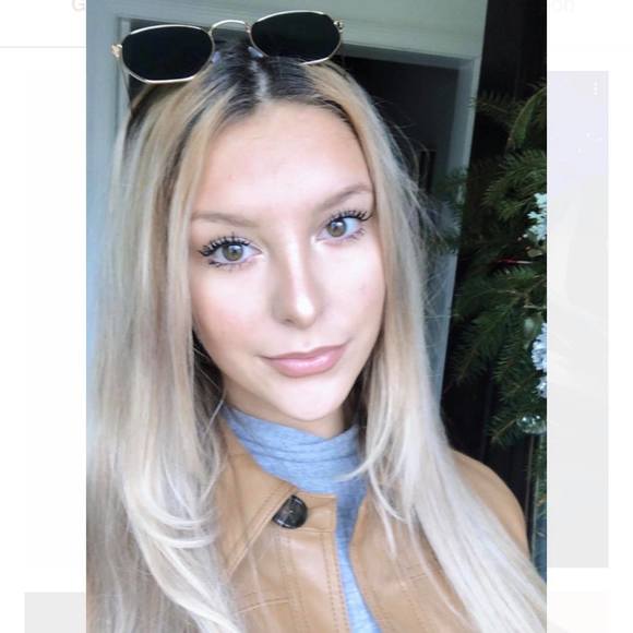 Profile Picture of Vanessa Maltezos (@cupcakemm103) on Poshmark