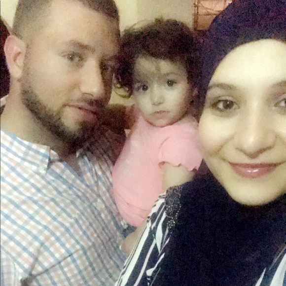 Adlah Safi - Poshmark Profile Picture of Adlah Safi (@adlahsafi) on Poshmark