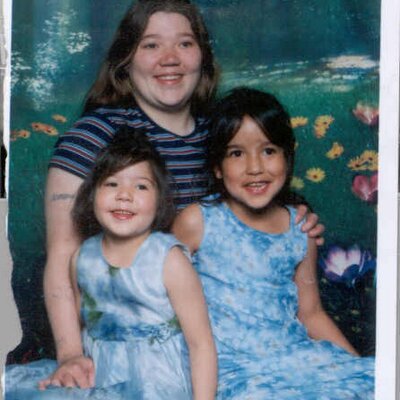 Profile Picture of Pam Lester (@pamelalover27) on Twitter