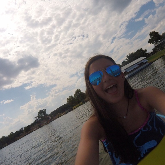 Isabel Malakoff - Poshmark Profile Picture of Isabel Malakoff (@isabelmalakoff) on Poshmark