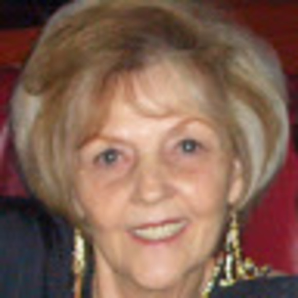 Profile Picture of Dee Raley (@deeraley) on Poshmark