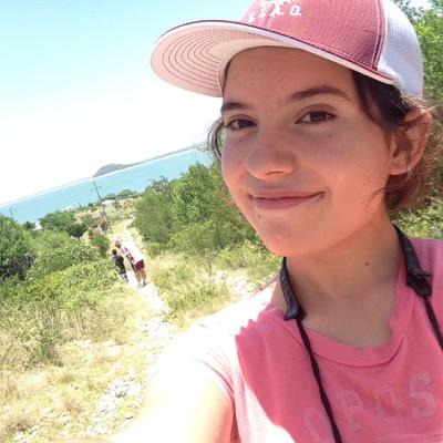 Profile Picture of Iris Guajardo (@irisguajardo98) on Twitter