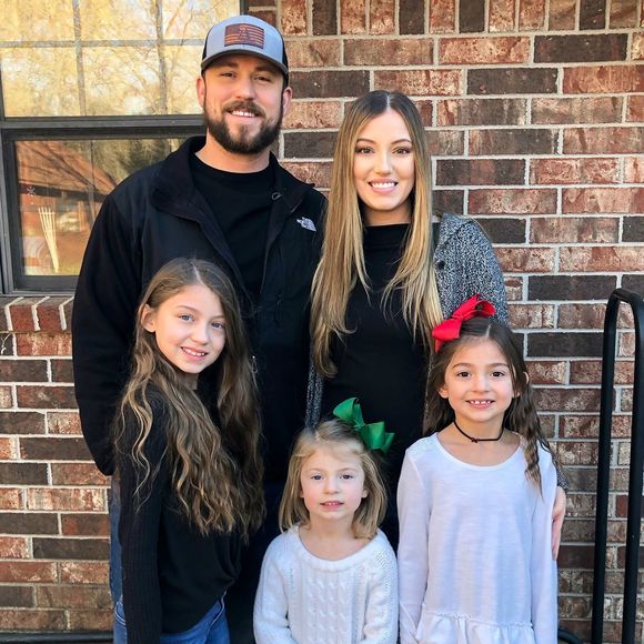 Profile Picture of Miranda Barrett (@mirandabarrettt) on Poshmark