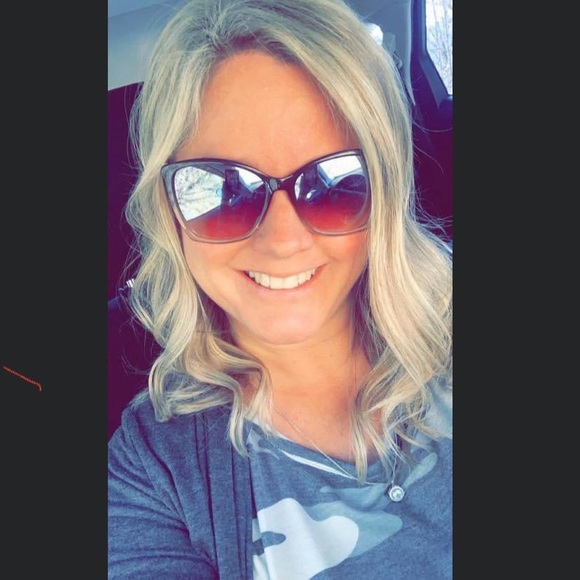 Profile Picture of Bree Brock (@breeerika) on Poshmark