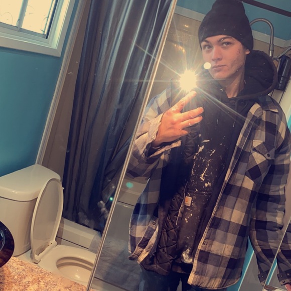 Profile Picture of George Kuntz (@gpk12) on Poshmark