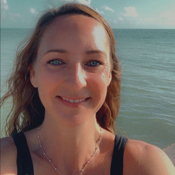 Profile Picture of Rebecca Paver (@rebeccapaver) on Poshmark