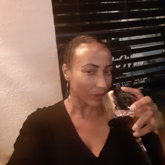 Profile Picture of Brandy Shields (@2pretty2bebroke) on Poshmark