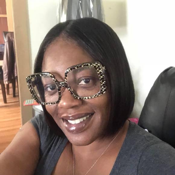 Profile Picture of Quintella Kemp (@divahasarrived) on Poshmark