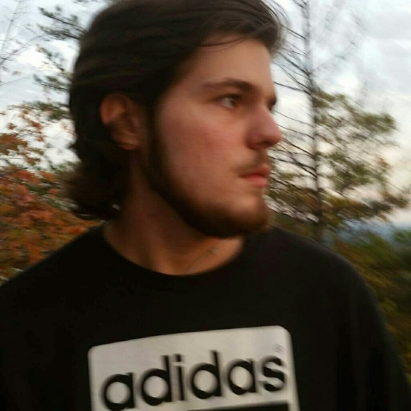 Profile Picture of Kody Wendell (@kodywendell282) on Poshmark