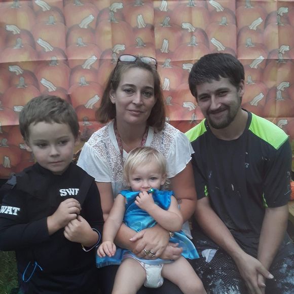 Profile Picture of Roxanne Eisman (@foxyroxyluvsu2) on Poshmark