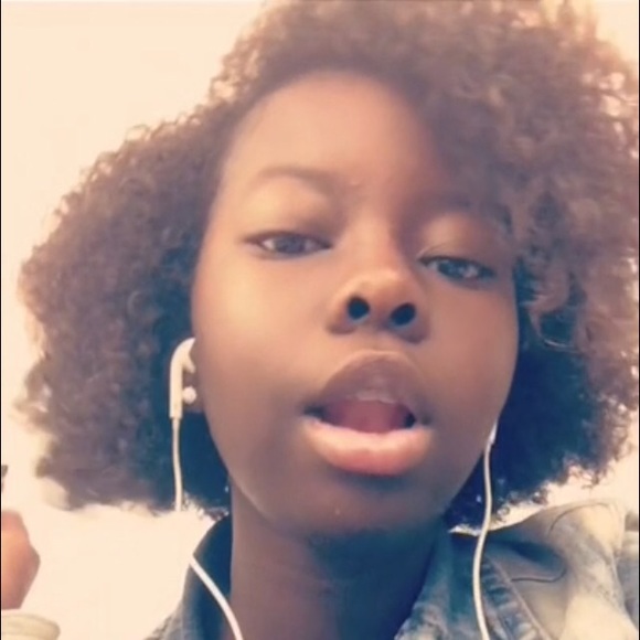 Profile Picture of Shonae Mitchell (@queen_naee10) on Poshmark