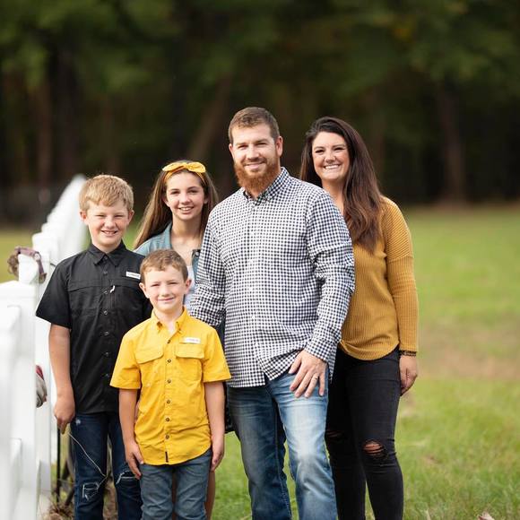 Profile Picture of Courtney Tedford (@clong30904) on Poshmark