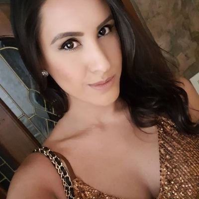 Profile Picture of Claudia Salinas (@Clau_Salinas) on Twitter