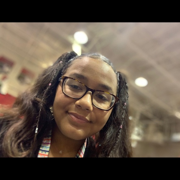 Profile Picture of Kaitlyn Caicedo (@kaitlyn_caicedo) on Poshmark