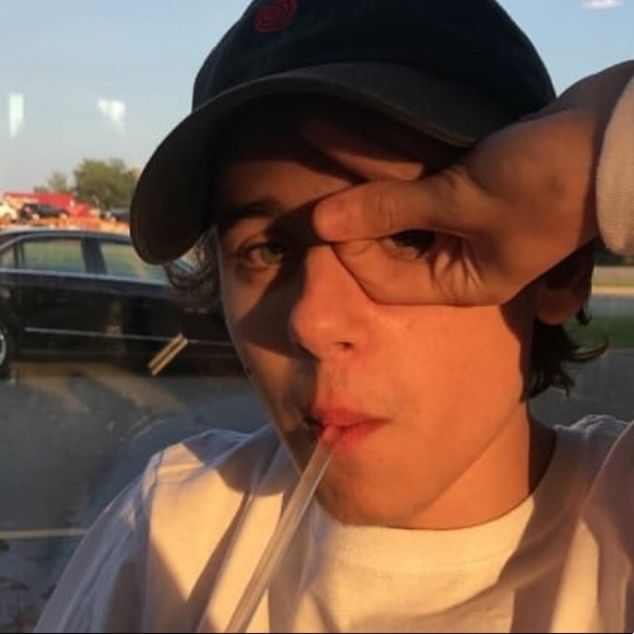 Profile Picture of Ethan Mapps (@shorelineyt) on Poshmark