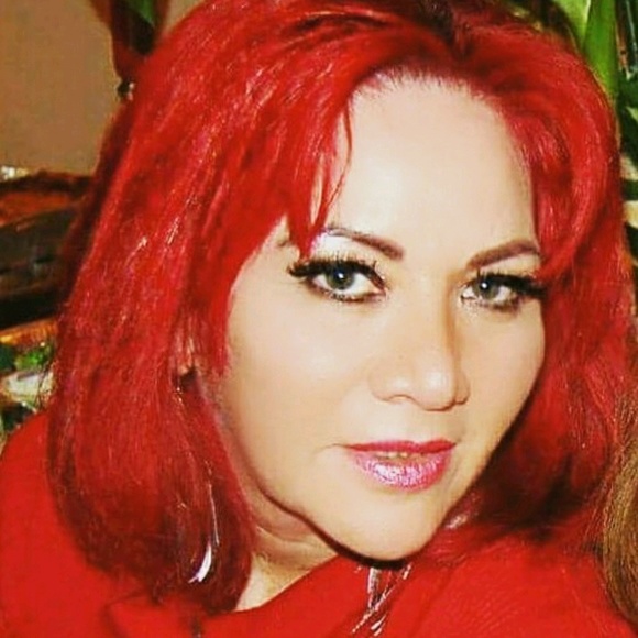 Profile Picture of Giovanna Cazzol (@giobasma) on Poshmark