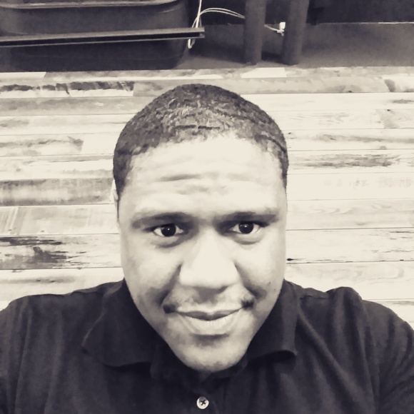 Profile Picture of Pierre Mathis (@pmathis31_) on Poshmark