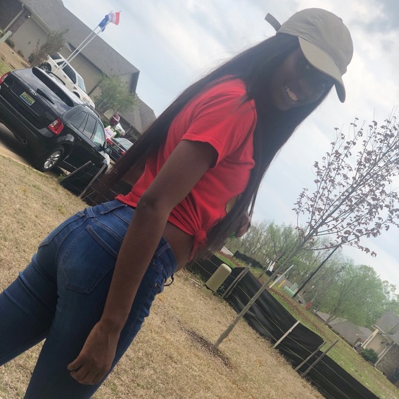 Profile Picture of Devin Brownlee (@devinbrownlee) on Poshmark