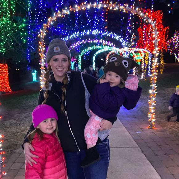 Profile Picture of Leighla Huxoll (@leighlahuxoll) on Poshmark