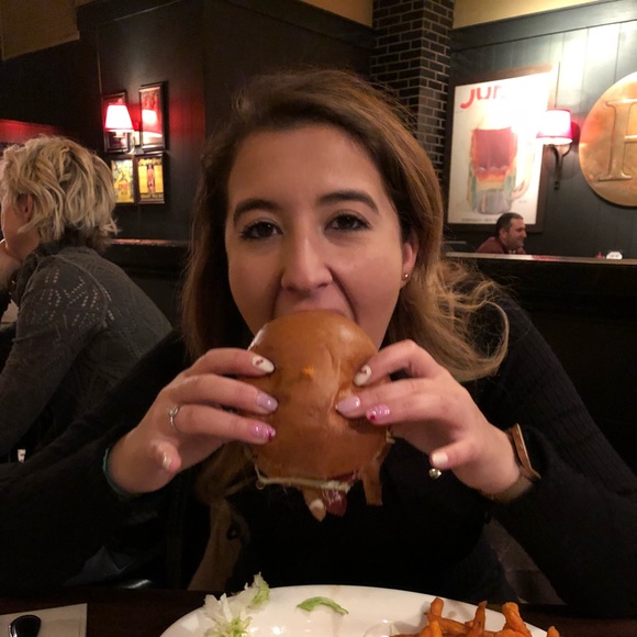 Profile Picture of Cristian Leon (@cleon9242) on Poshmark