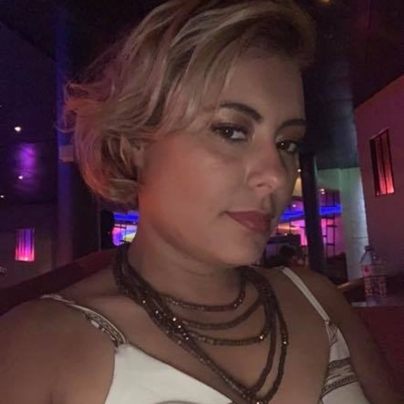 Profile Picture of Angie Deleon (@anyi5555) on Poshmark