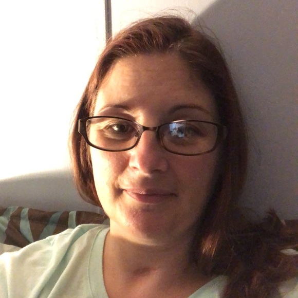 Profile Picture of Shana Shank (@shana2780) on Poshmark