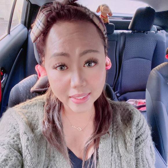 Profile Picture of Keyzie Bällôs (@laboutique) on Poshmark