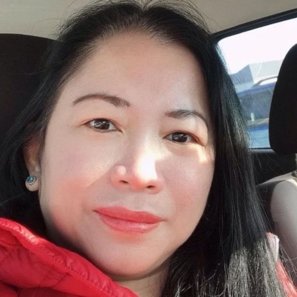 Profile Picture of Catherine Edora (@catherineedora) on Poshmark