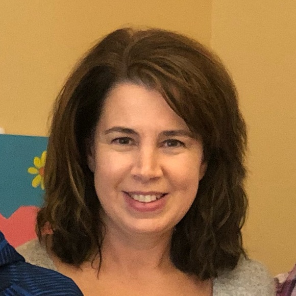 Profile Picture of Kelly Carambatos (@kcarambatos) on Poshmark