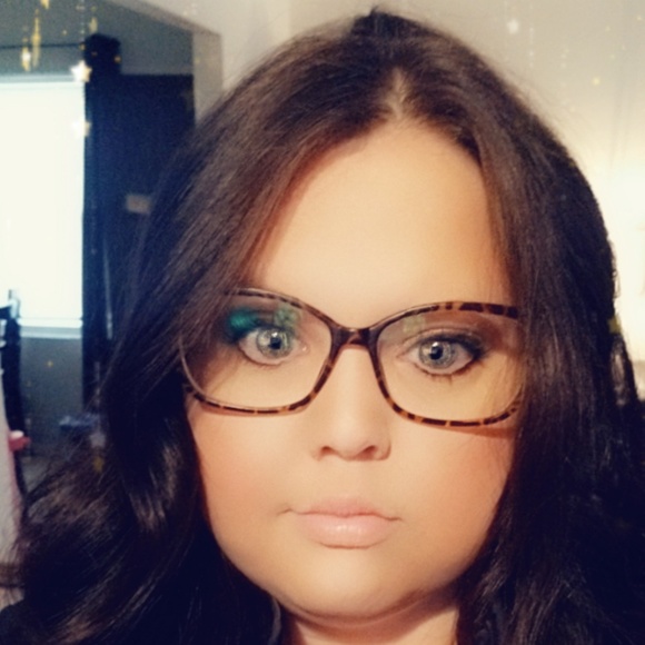 Profile Picture of Tiffany Ellis (@maecysmom) on Poshmark