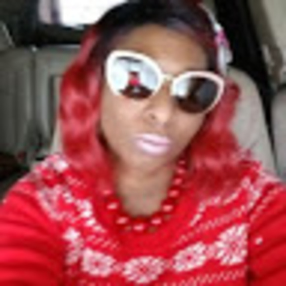 Profile Picture of Lizzy Lizzy (@lizzylizzy646) on Poshmark