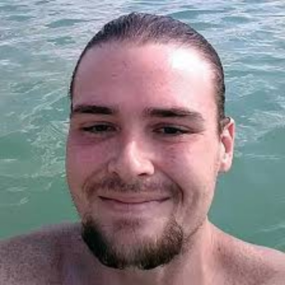 Profile Picture of Michael Doran (@michael589) on Poshmark