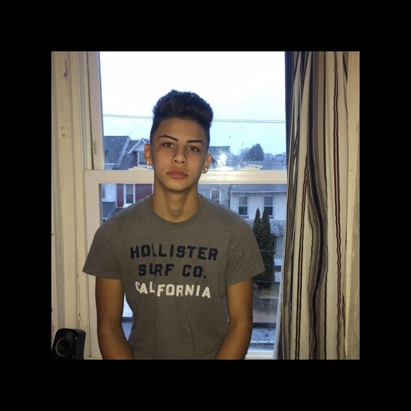 Profile Picture of Jaime Calle (@jaicallee) on Poshmark