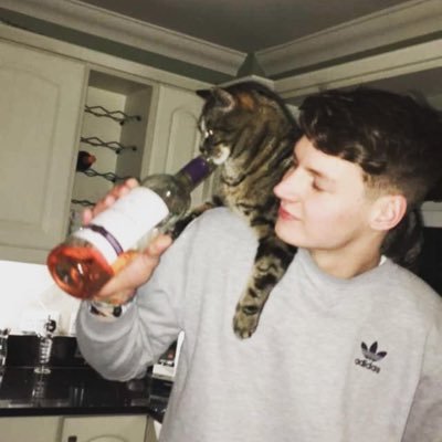 Profile Picture of White Lightning (@PerigoAndrew) on Twitter