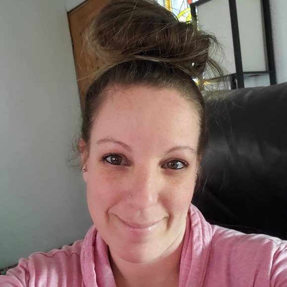 Tanya Gentemann - Poshmark Profile Picture of Tanya Gentemann (@tanyagentemann) on Poshmark