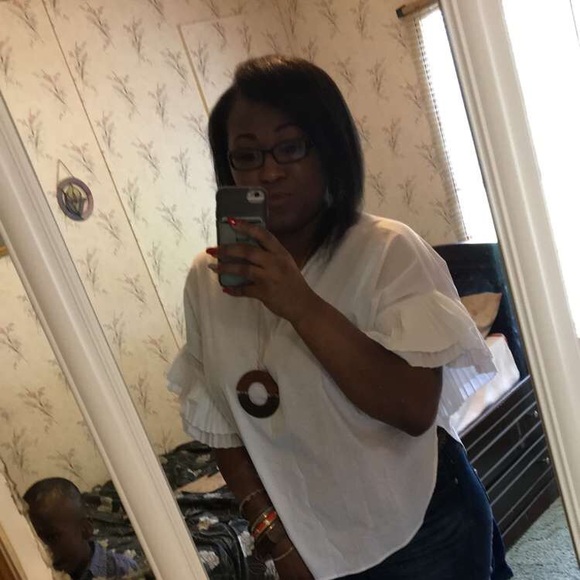Profile Picture of Shekinah Smith (@kinah1595) on Poshmark