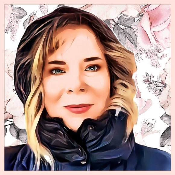 Profile Picture of Debbie Schankula (@dschankula1) on Poshmark