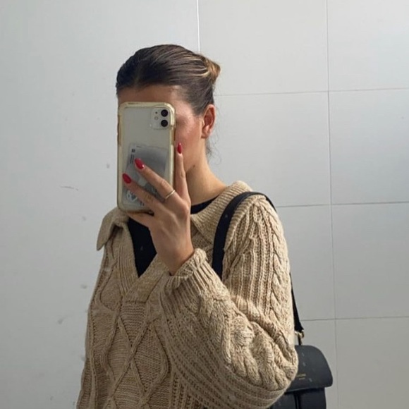 Mia Ciolli - Poshmark Profile Picture of Mia Ciolli (@miaciolli) on Poshmark